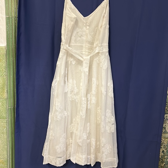 City Chic White Lace Dress size 16 - Picture 4 of 7